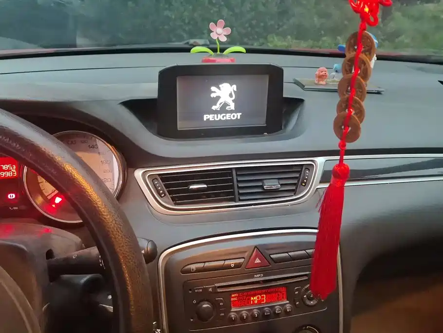 Peugeot 308 — миниатюра 13