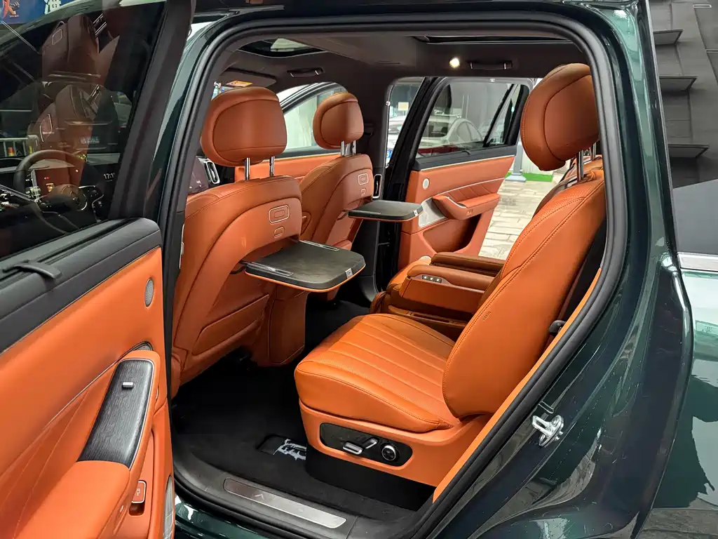 AITO ASK THE WORLD M8