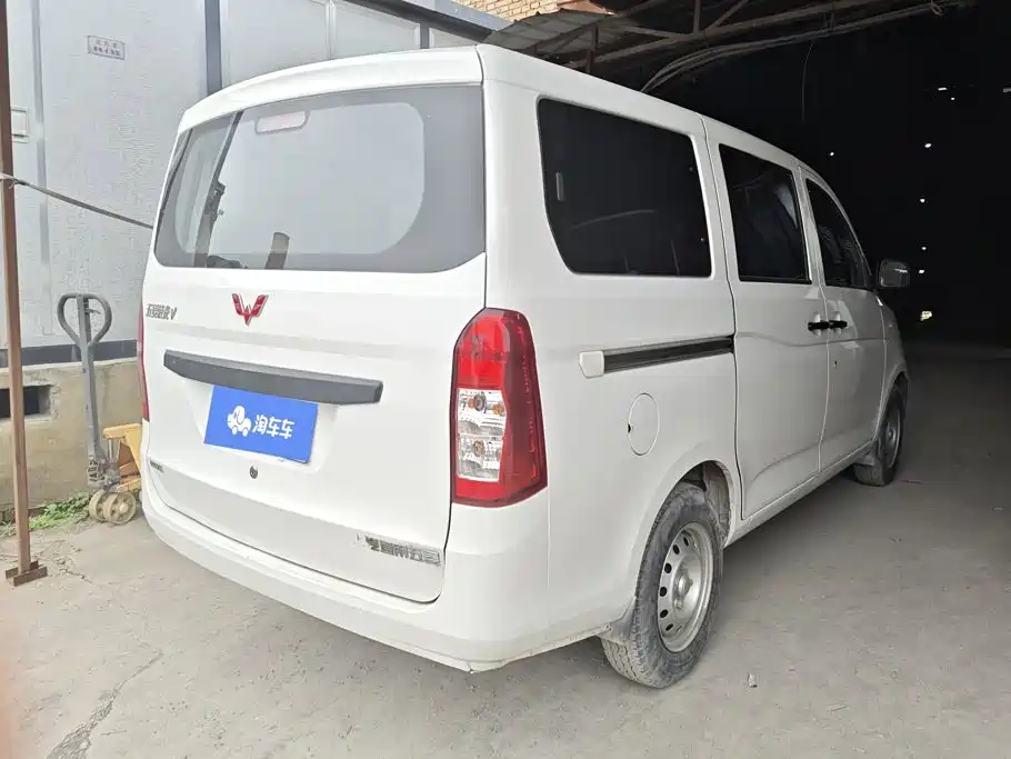 Wuling Rongguang V — миниатюра 3