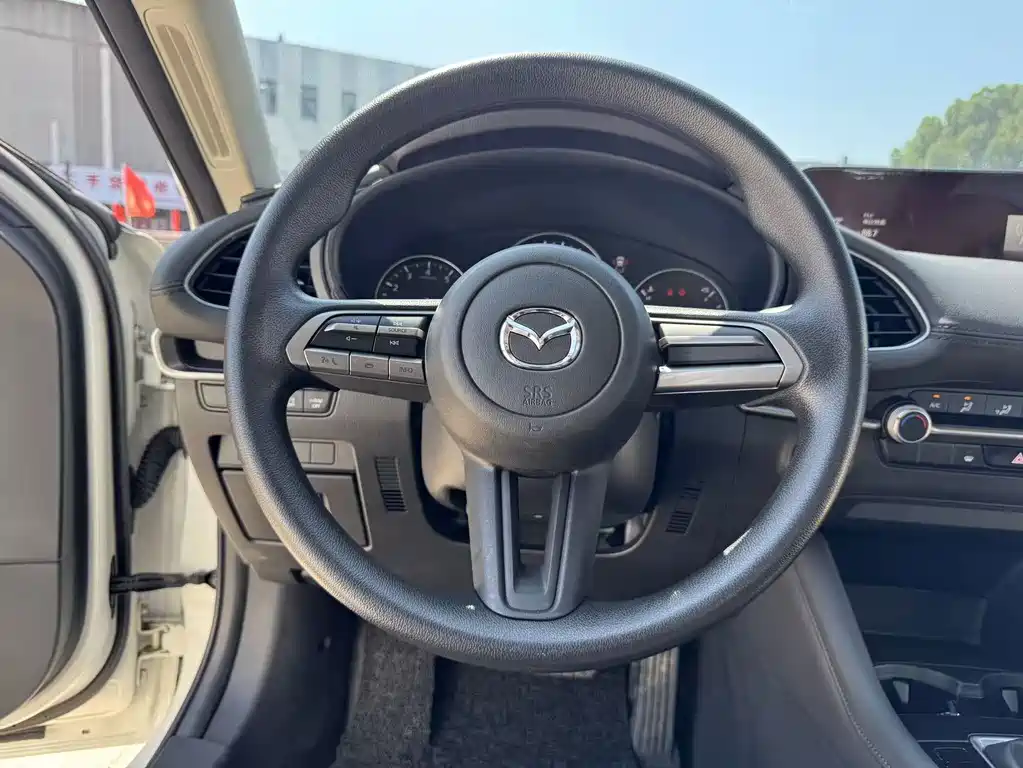 Mazda 3 Axela — миниатюра 31