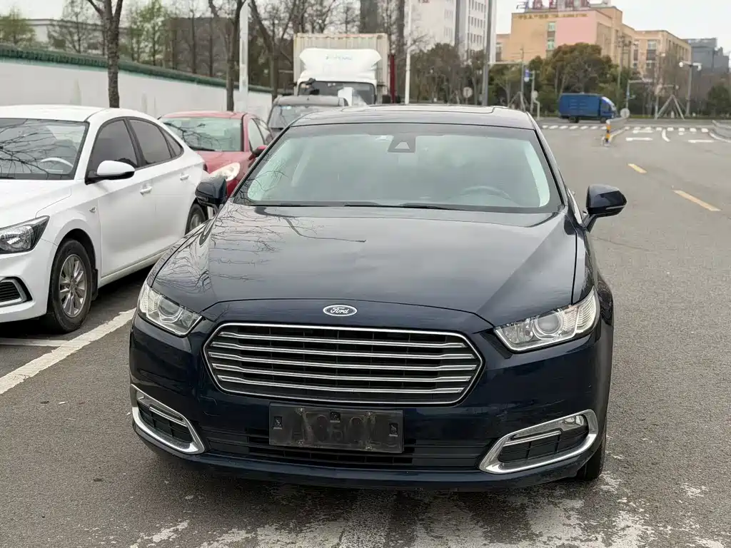 Ford Taurus 2016