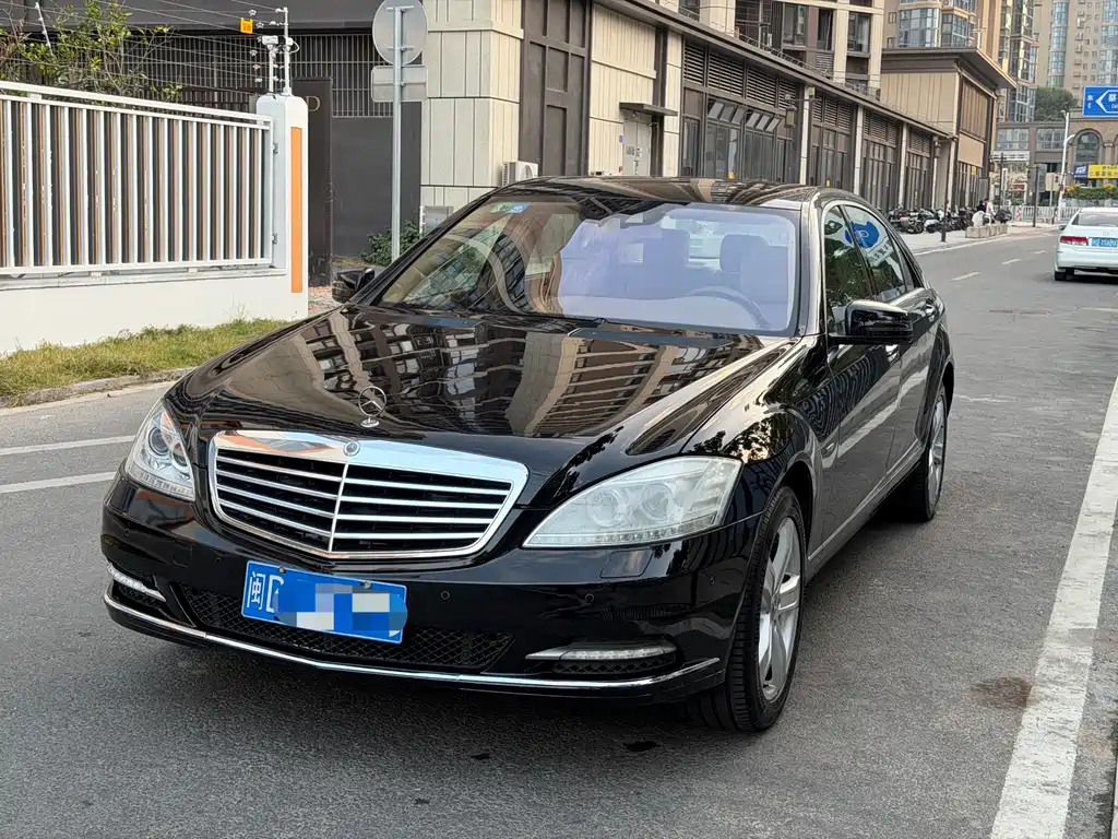 Mercedes-Benz S-Class 2010
