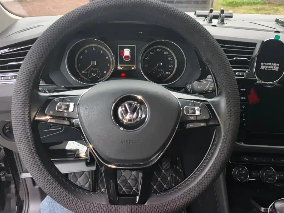 Volkswagen Tiguan L — миниатюра 15