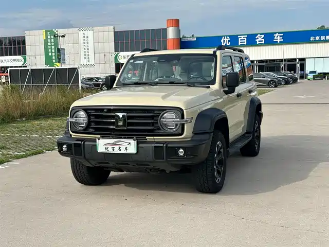 2025 TANK 300