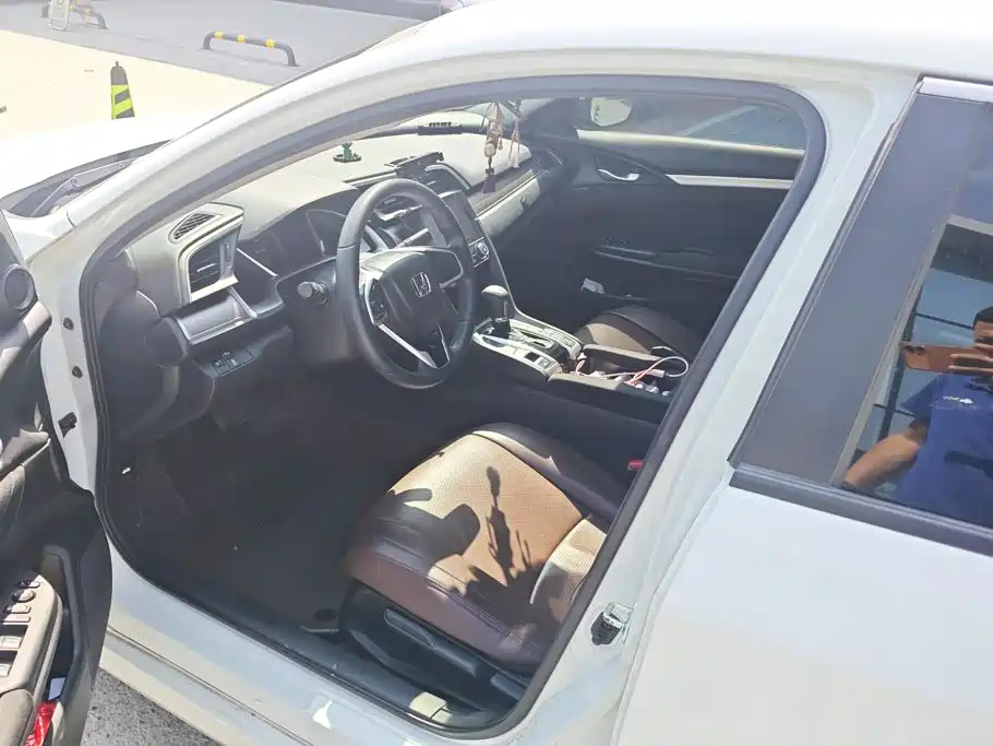 Honda Civic — миниатюра 9
