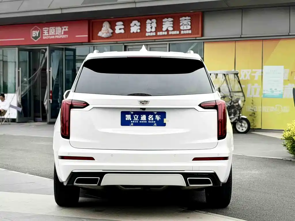 Cadillac XT6 2022 2.0T мест Luxury