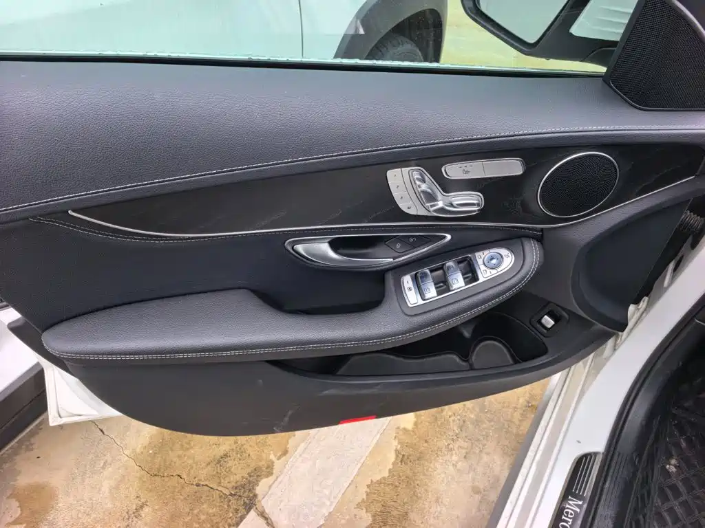 Mercedes-Benz C-Class — миниатюра 8