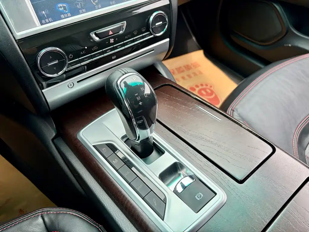 Maserati Quattroporte — миниатюра 9