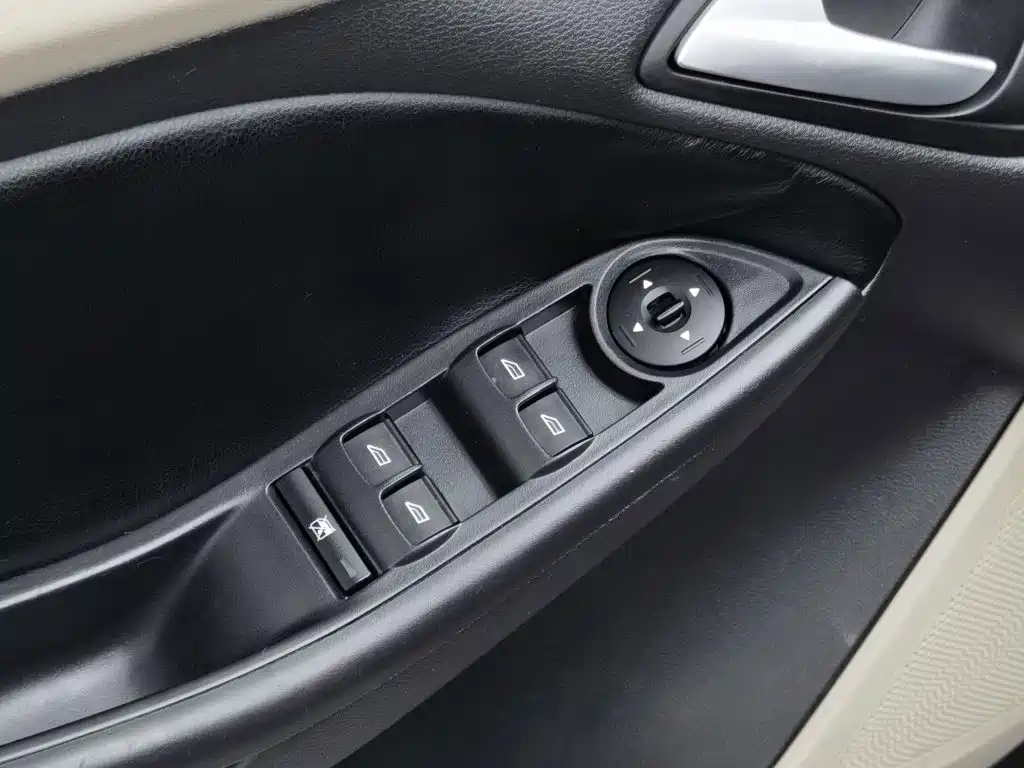 Ford Focus — миниатюра 9