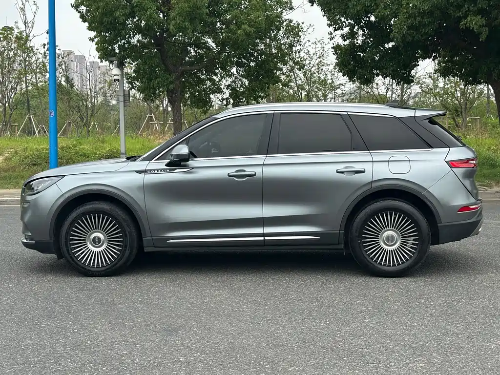 Lincoln Corsair 2020 2.0T