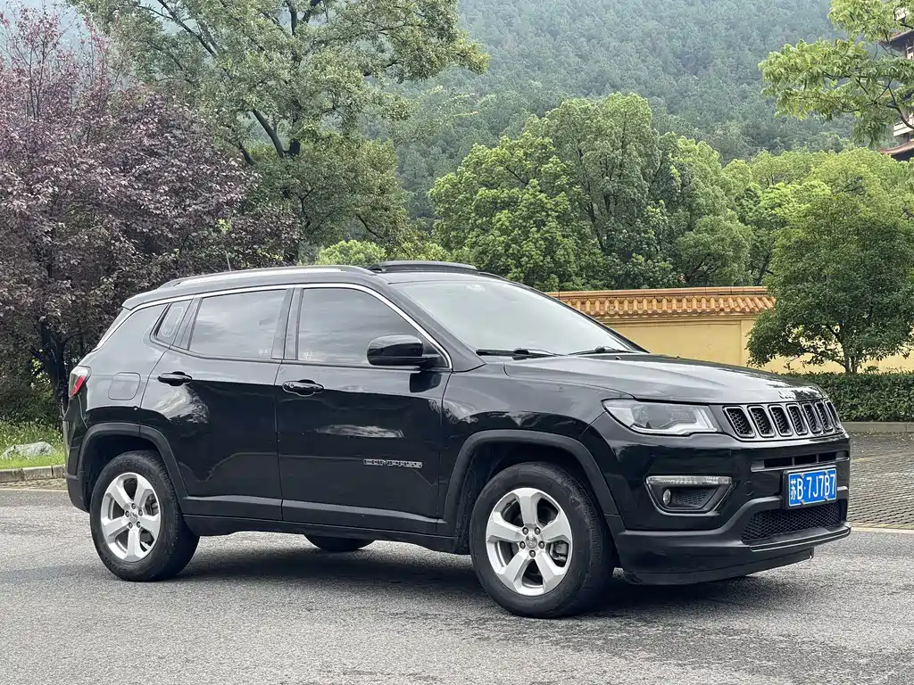 Jeep Compass — миниатюра 4