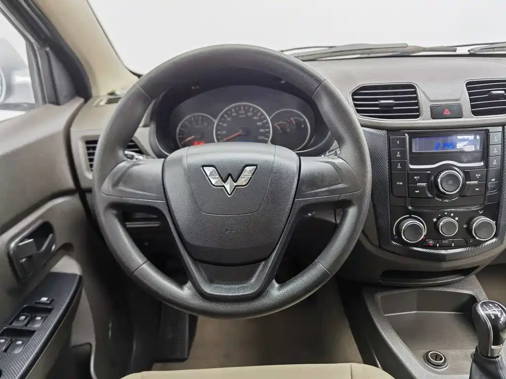 Wuling Hongguang — миниатюра 11