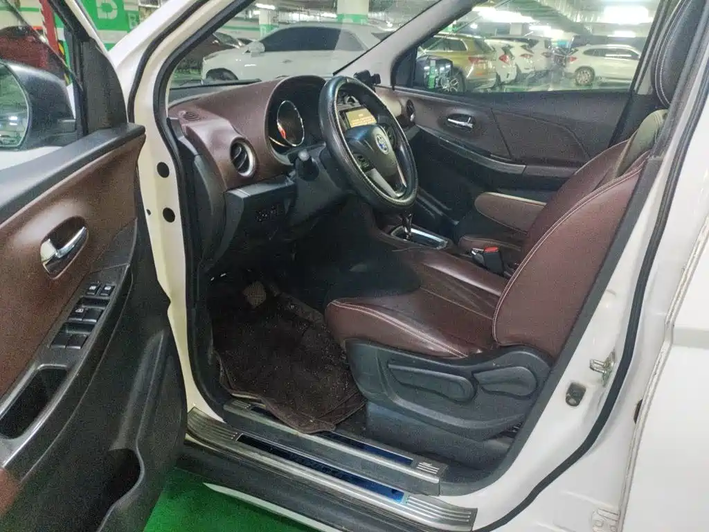 Venucia M50V — миниатюра 14