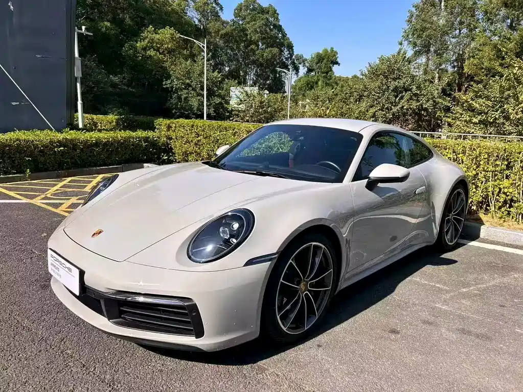 Porsche 911 2025
