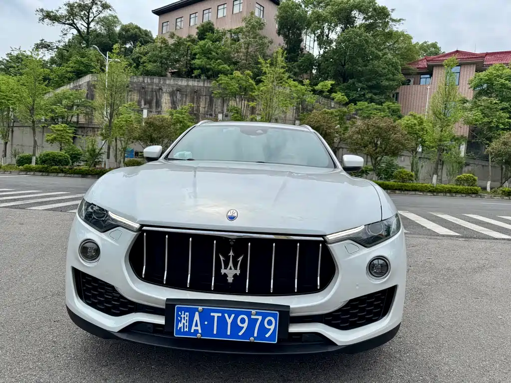 Maserati Levante — миниатюра 3