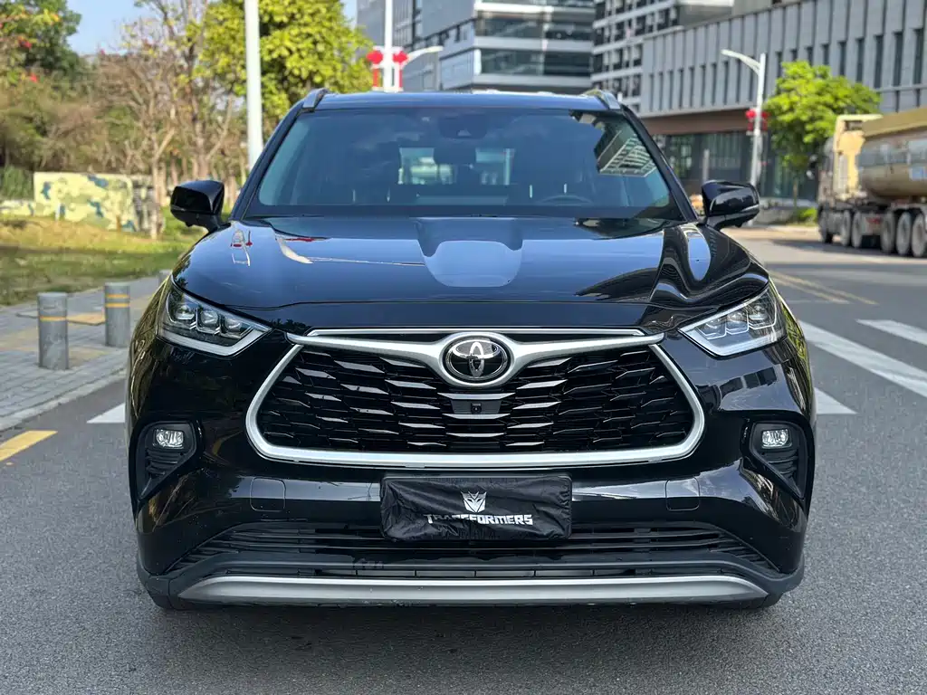 TOYOTA HIGHLANDER