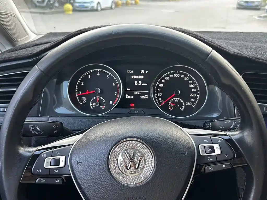 Volkswagen Golf — миниатюра 6