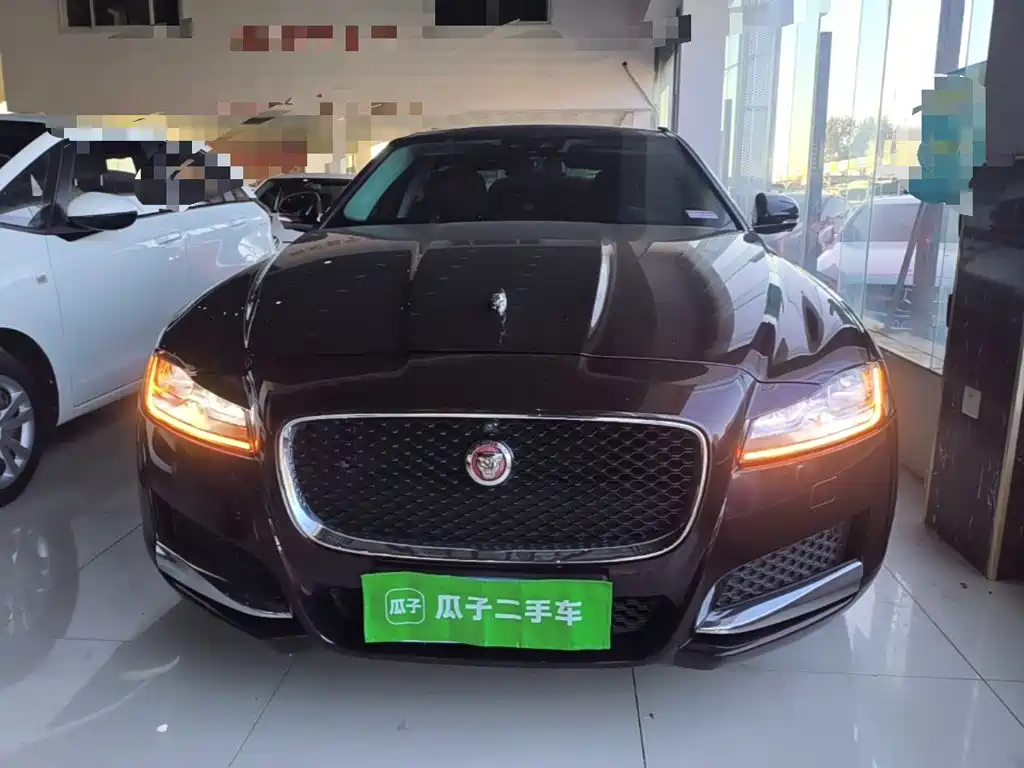 Jaguar XFL — миниатюра 3