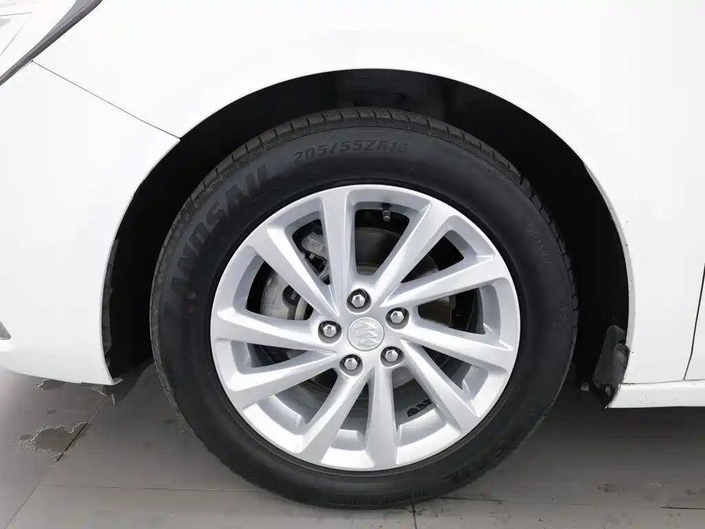 Buick Verano — миниатюра 17