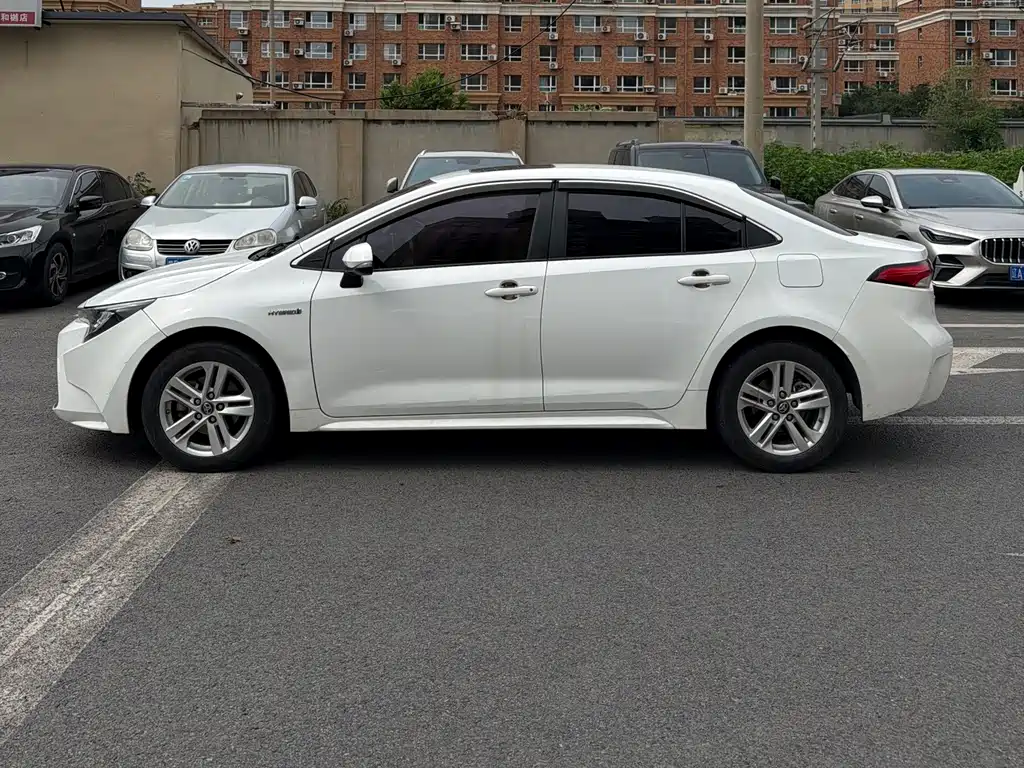 Toyota Corolla Levin 2022 1.8H E-CVT Luxury