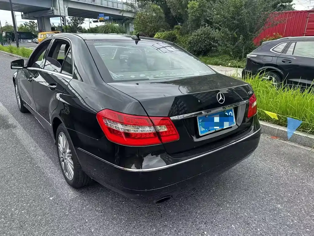 Mercedes-Benz E-Class E 2010 E 200 CGI