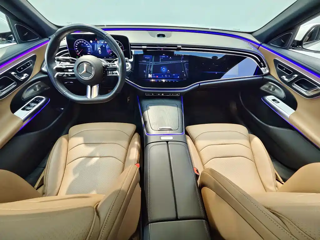 Mercedes-Benz E-Class — миниатюра 9