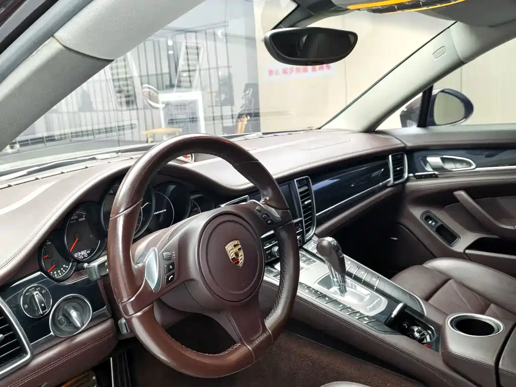 Porsche Panamera — миниатюра 7