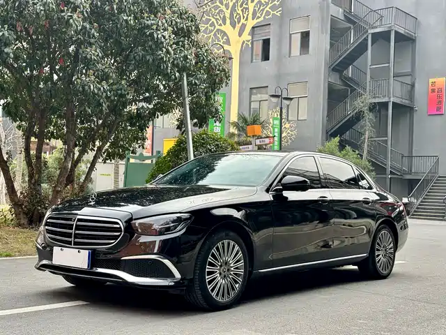 MERCEDES-BENZ E CLASS