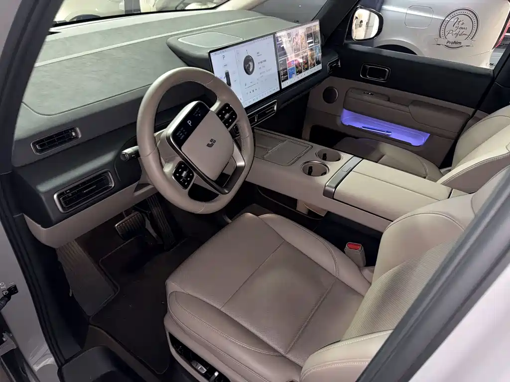 Li Auto MEGA 2025 Home