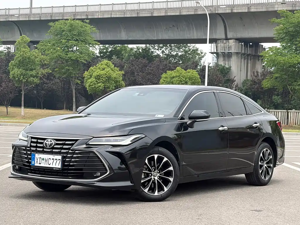 Купить Toyota Avalon