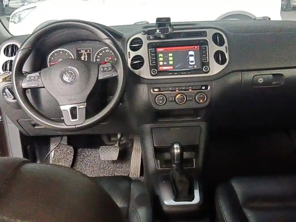 Volkswagen Tiguan — миниатюра 10