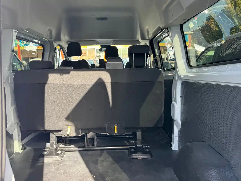 Ford Transit — миниатюра 10