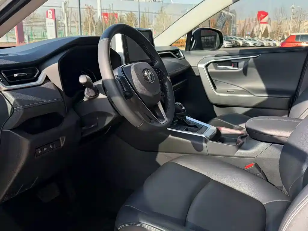 TOYOTA RAV4 RONGFANG