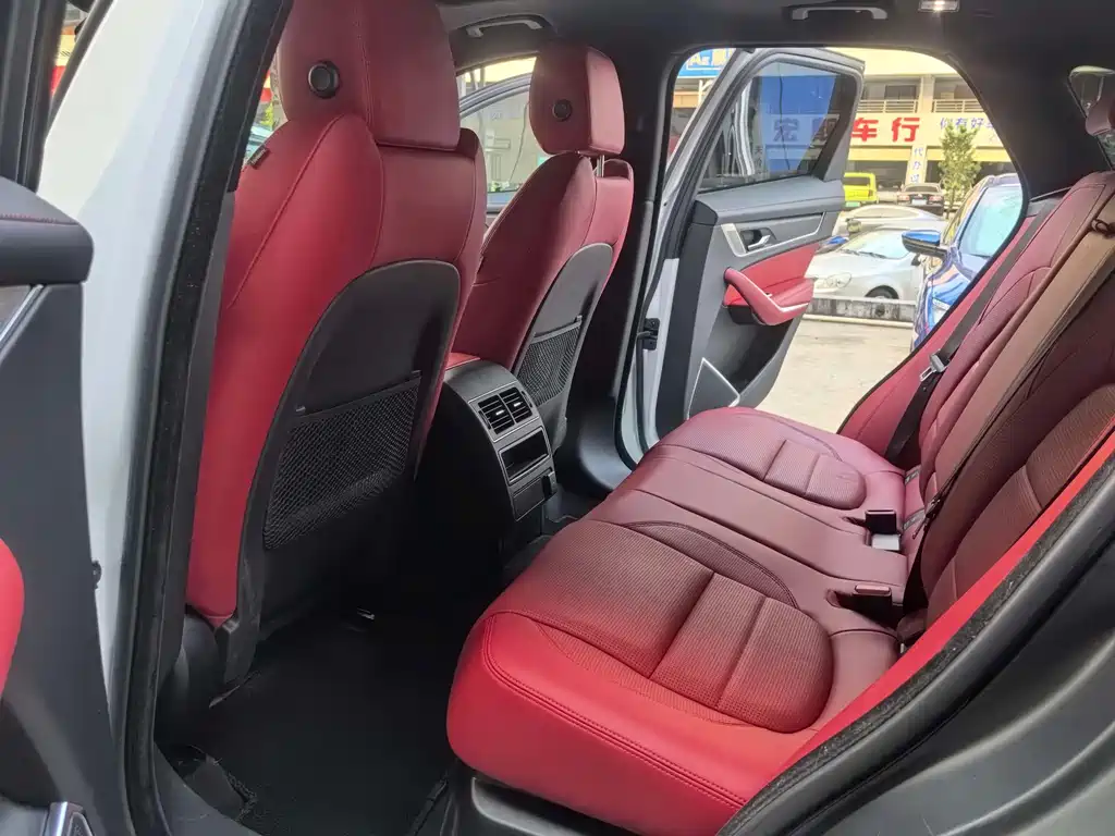 Jaguar F-PACE — миниатюра 8