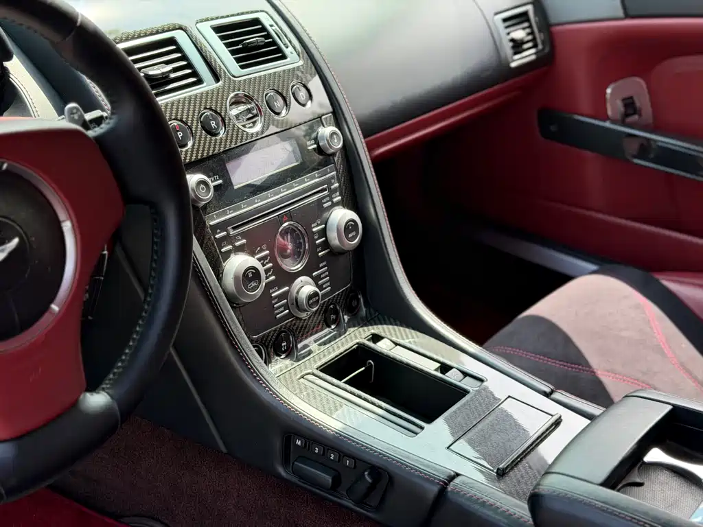 Aston Martin DB9 2007 6.0L Touchtronic Coupe