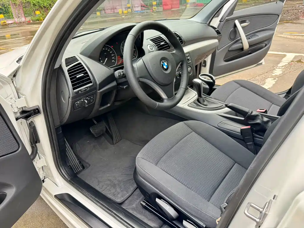 BMW 1 Series 1 2010 120i