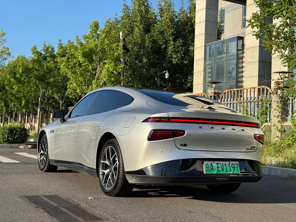 XPeng P7 — миниатюра 21