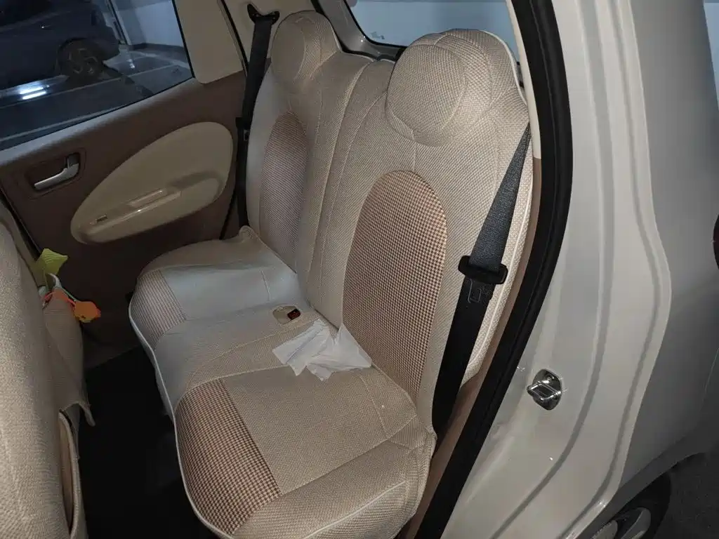 Wuling MINIEV — миниатюра 18