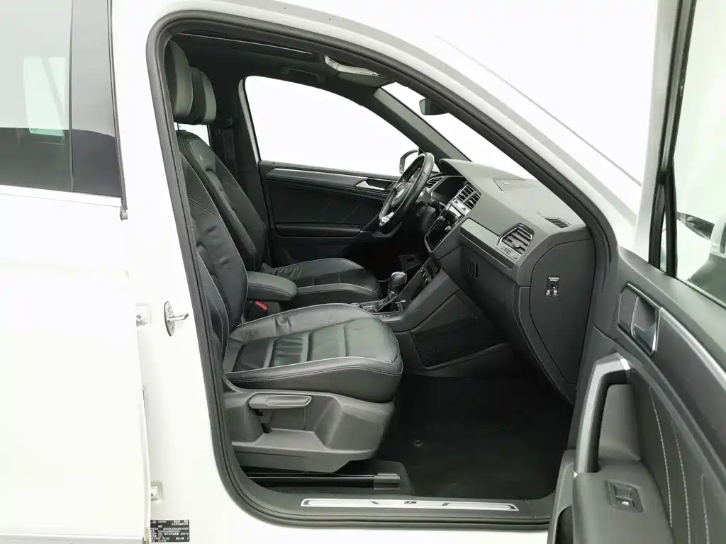 Volkswagen Tiguan — миниатюра 23