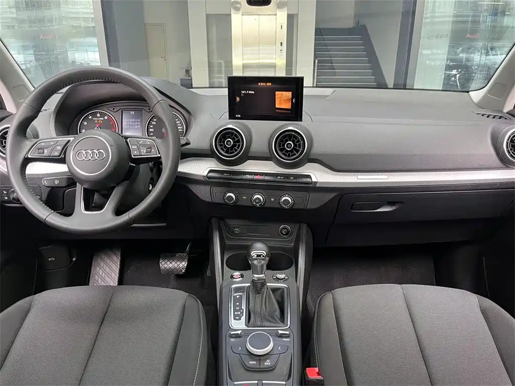 Audi Q2L 2021 35 TFSI