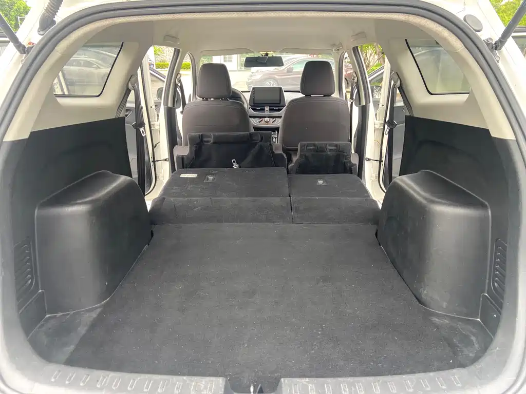 Baojun 310W — миниатюра 12