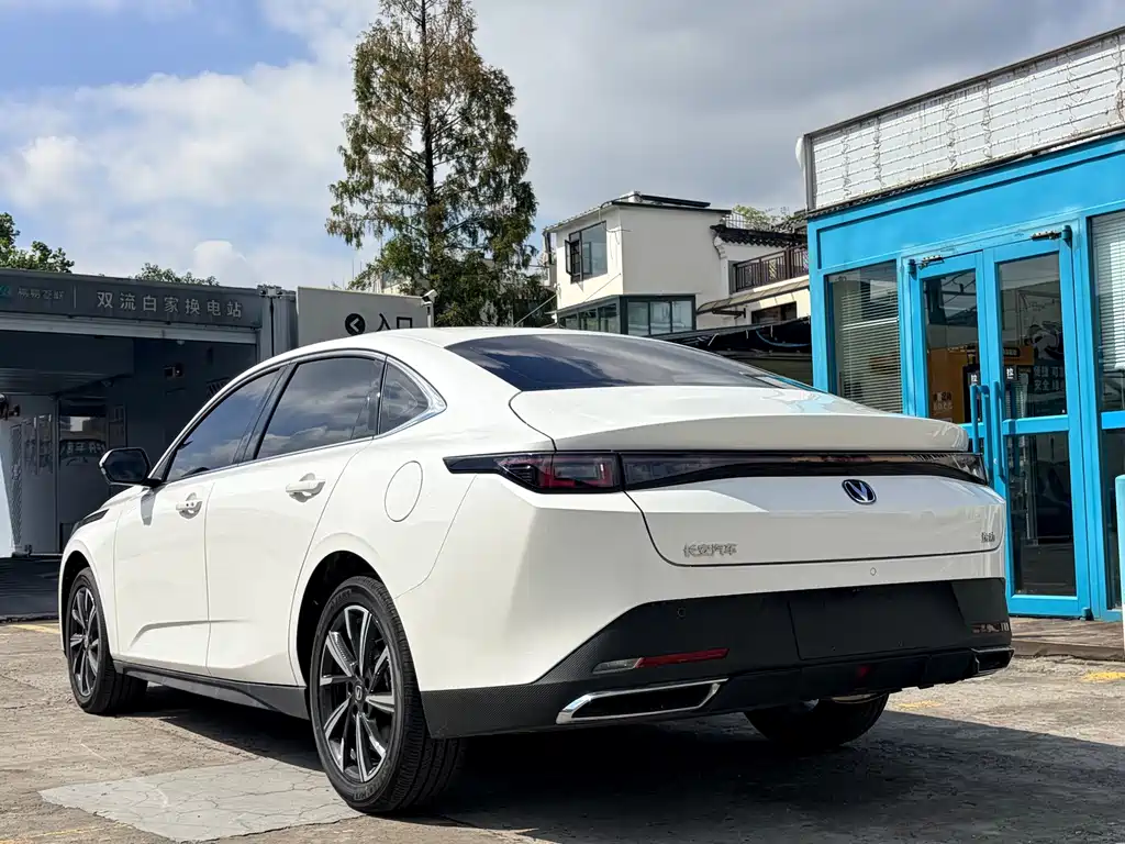 Changan Eado — миниатюра 6