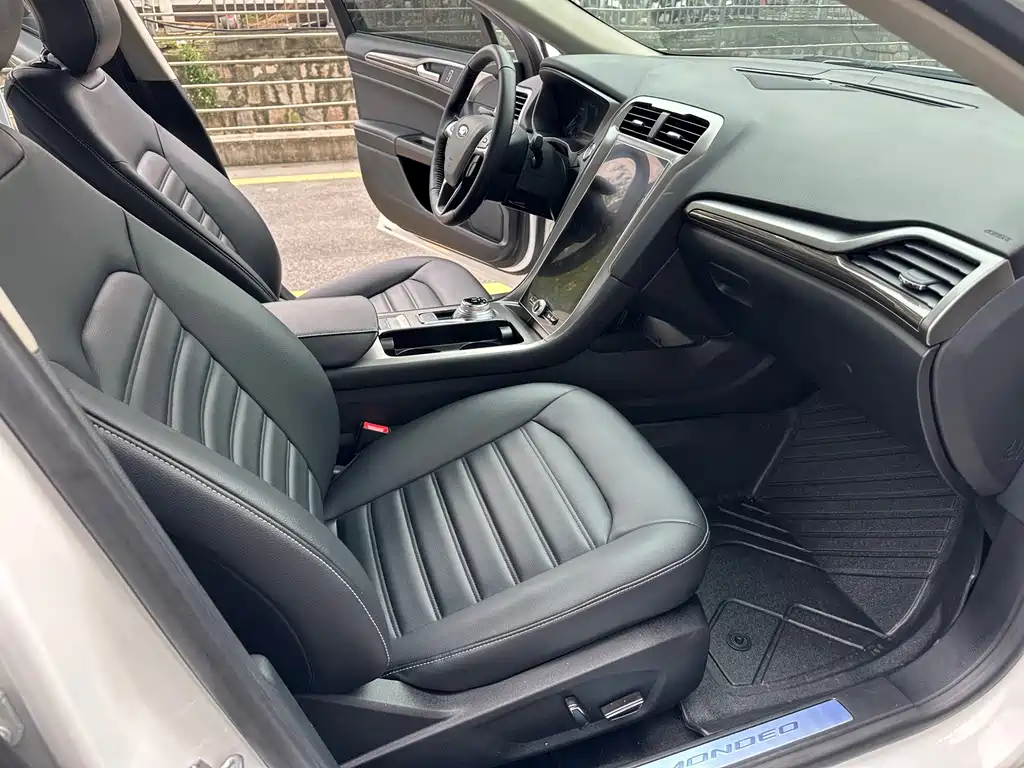 Ford Mondeo 2020 EcoBoost 180 Fashion