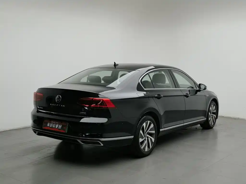 Volkswagen Magotan PHEV — миниатюра 2
