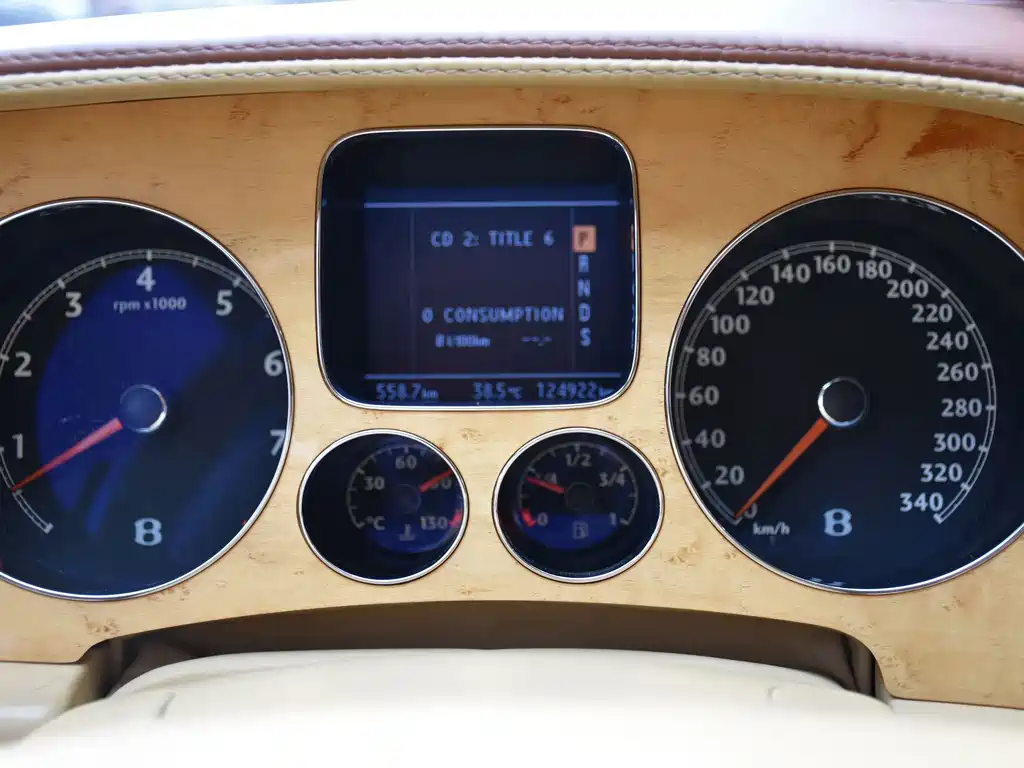 Bentley Flying Spur — миниатюра 12
