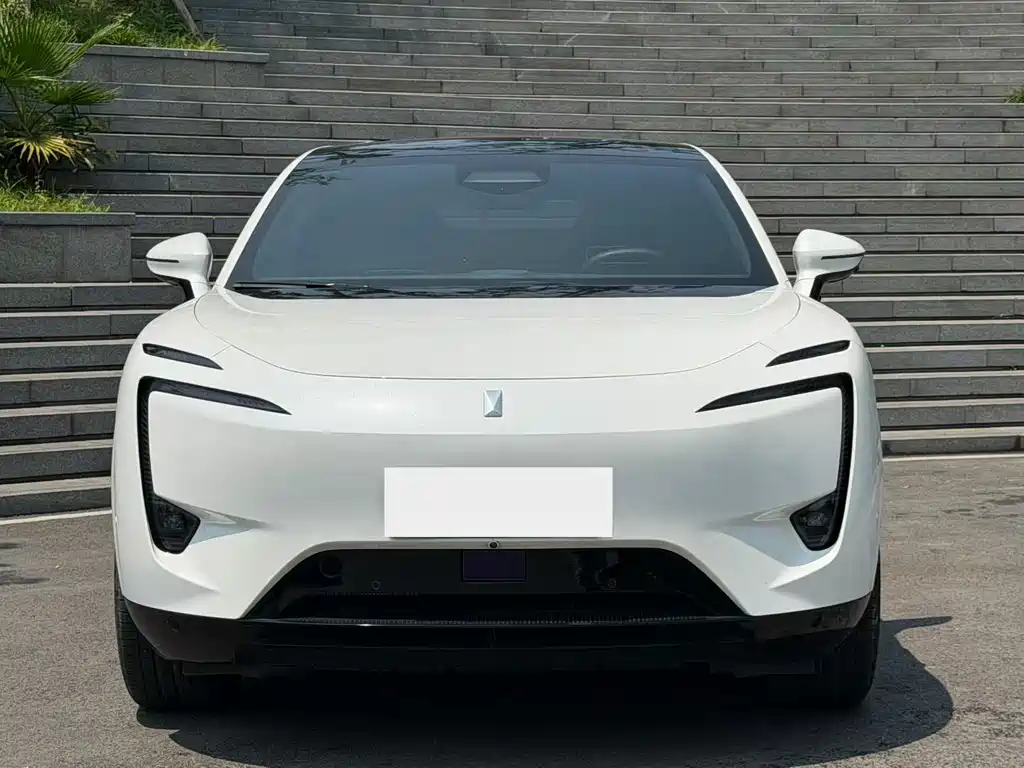 Avatr 11 2023 5 мест