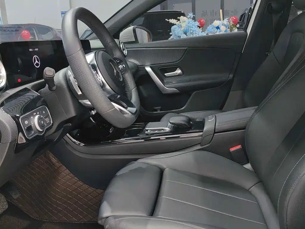Mercedes-Benz A-Class - фото 7