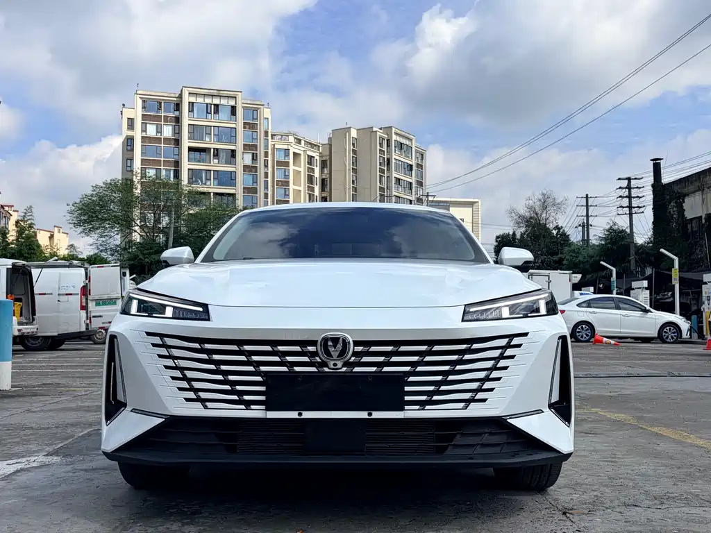 Changan Eado — миниатюра 2
