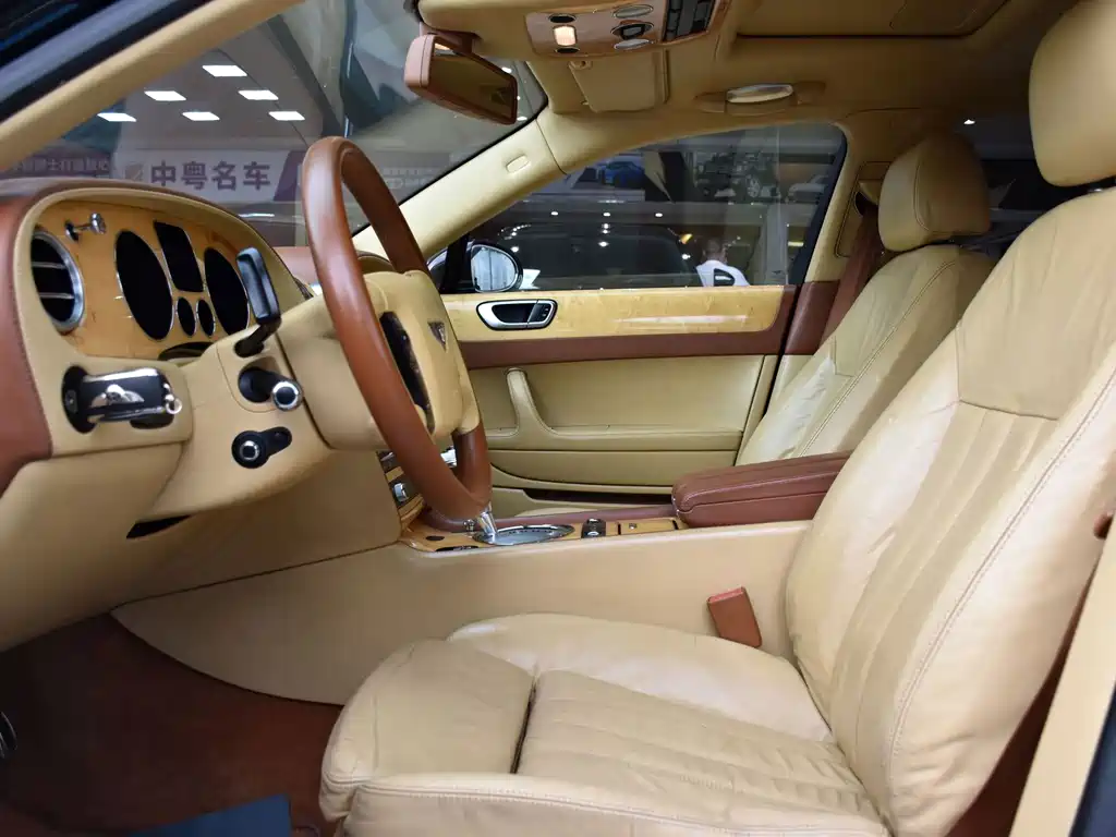 Bentley Flying Spur — миниатюра 11