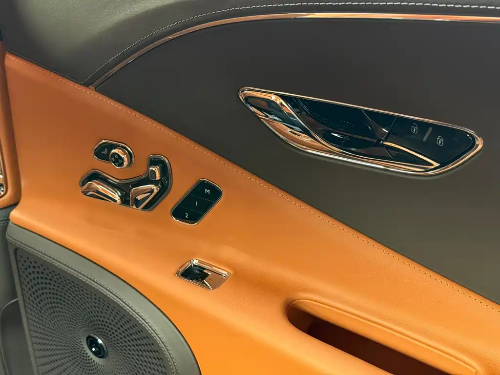 Bentley Flying Spur — миниатюра 12